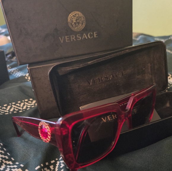 Designer Sunglasses - Picture 2 of 2